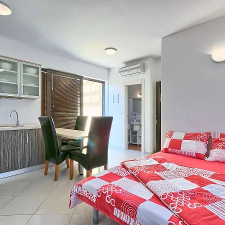 Alpa-5 By Interhome Lejlighed