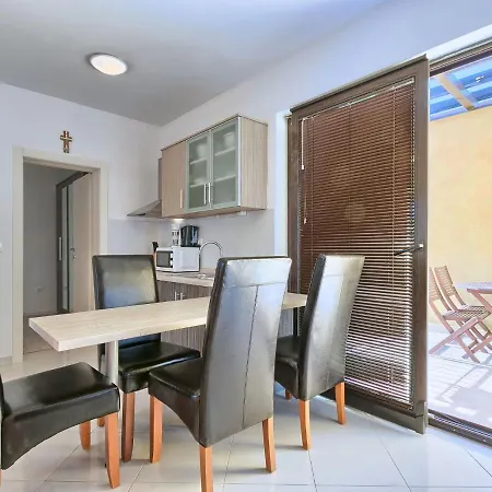 Alpa-5 By Interhome * Umag